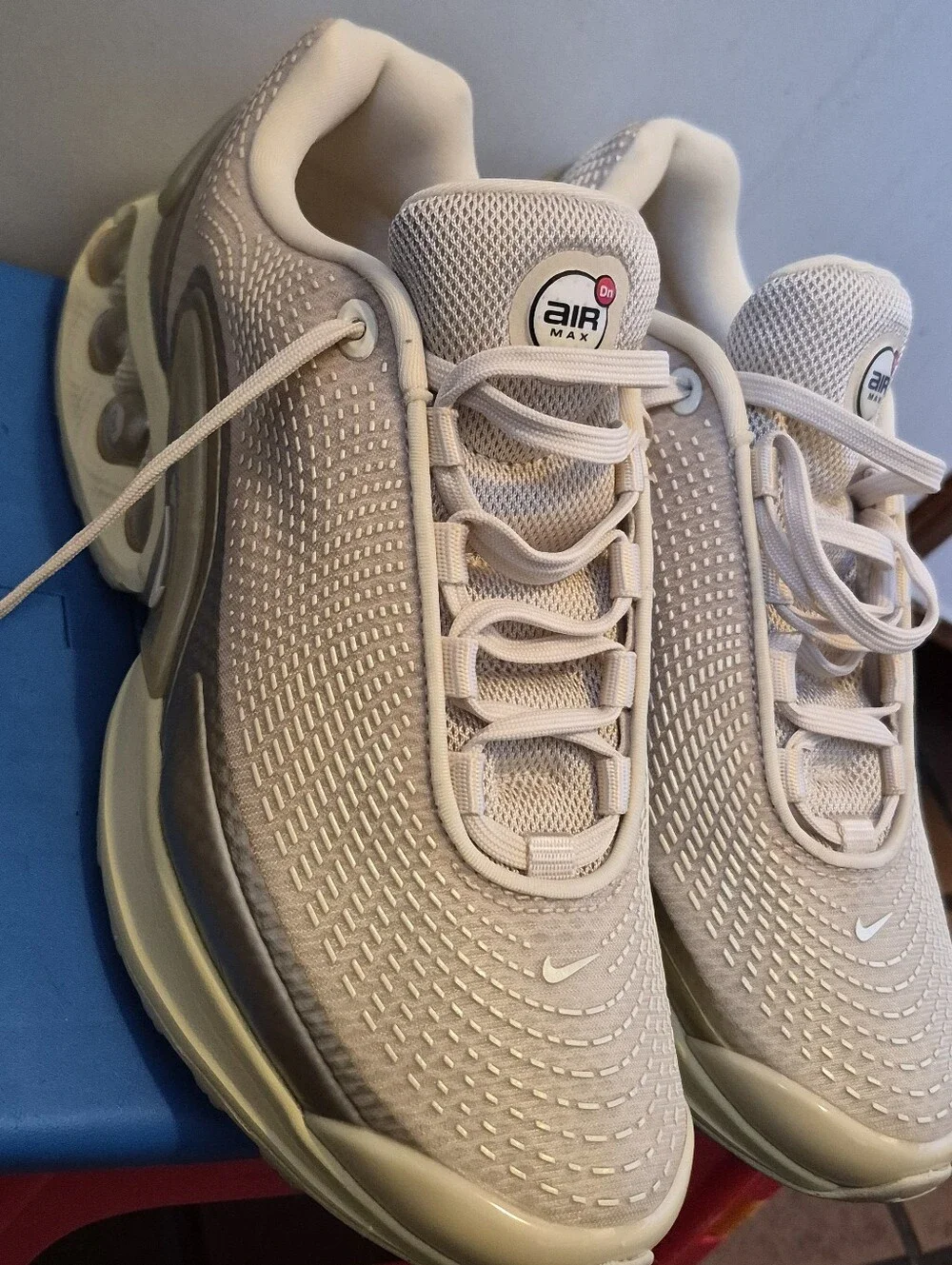 NEW Women's Nike Air Max DN LT Khaki/Fossil-Team Gold (HV4861 200) - SIZE 7
